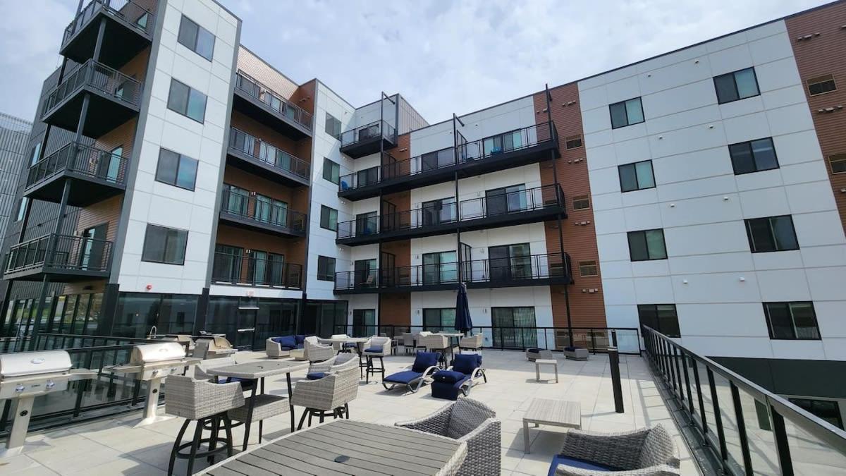 2 Bedroom Brand New Apartment Near Mayo, Park Free Rochester Bagian luar foto
