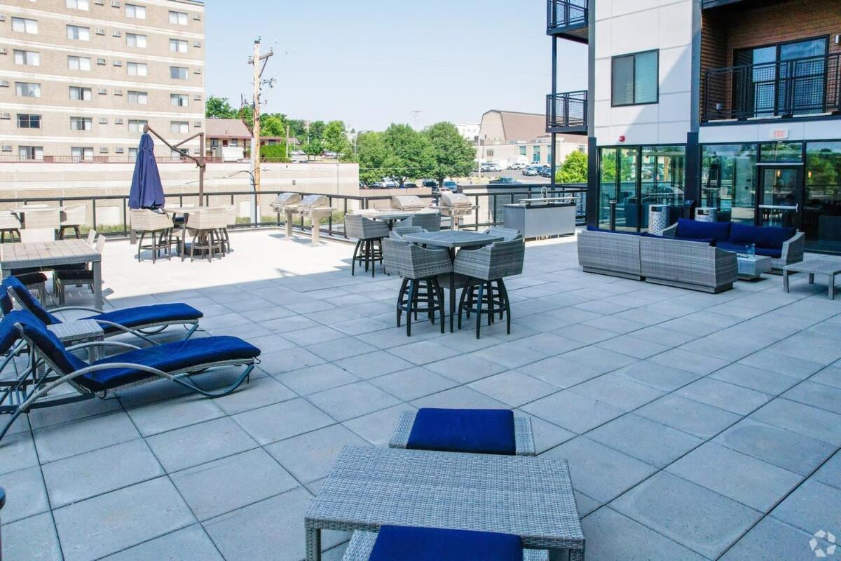 2 Bedroom Brand New Apartment Near Mayo, Park Free Rochester Bagian luar foto