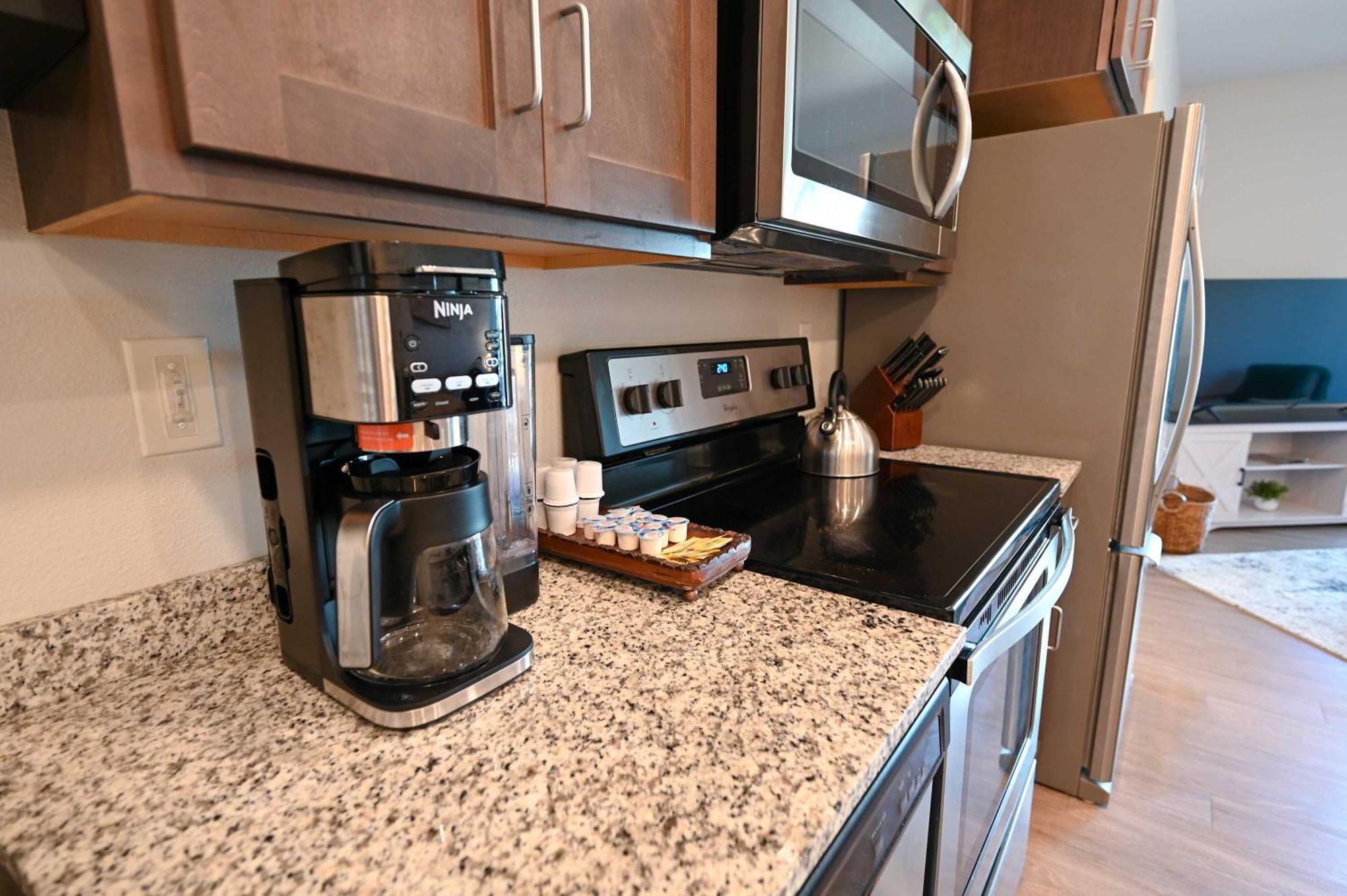 2 Bedroom Brand New Apartment Near Mayo, Park Free Rochester Bagian luar foto