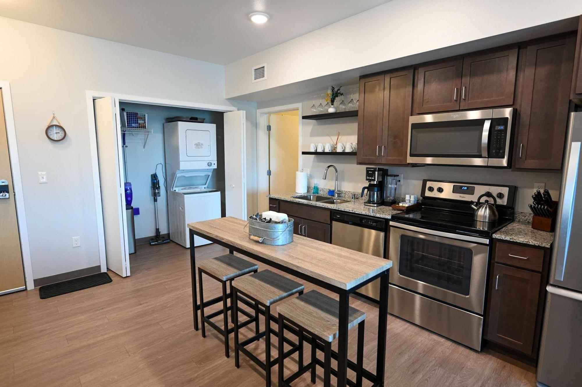 2 Bedroom Brand New Apartment Near Mayo, Park Free Rochester Bagian luar foto